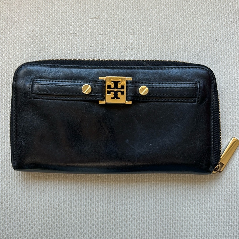 Tory Burch wallet